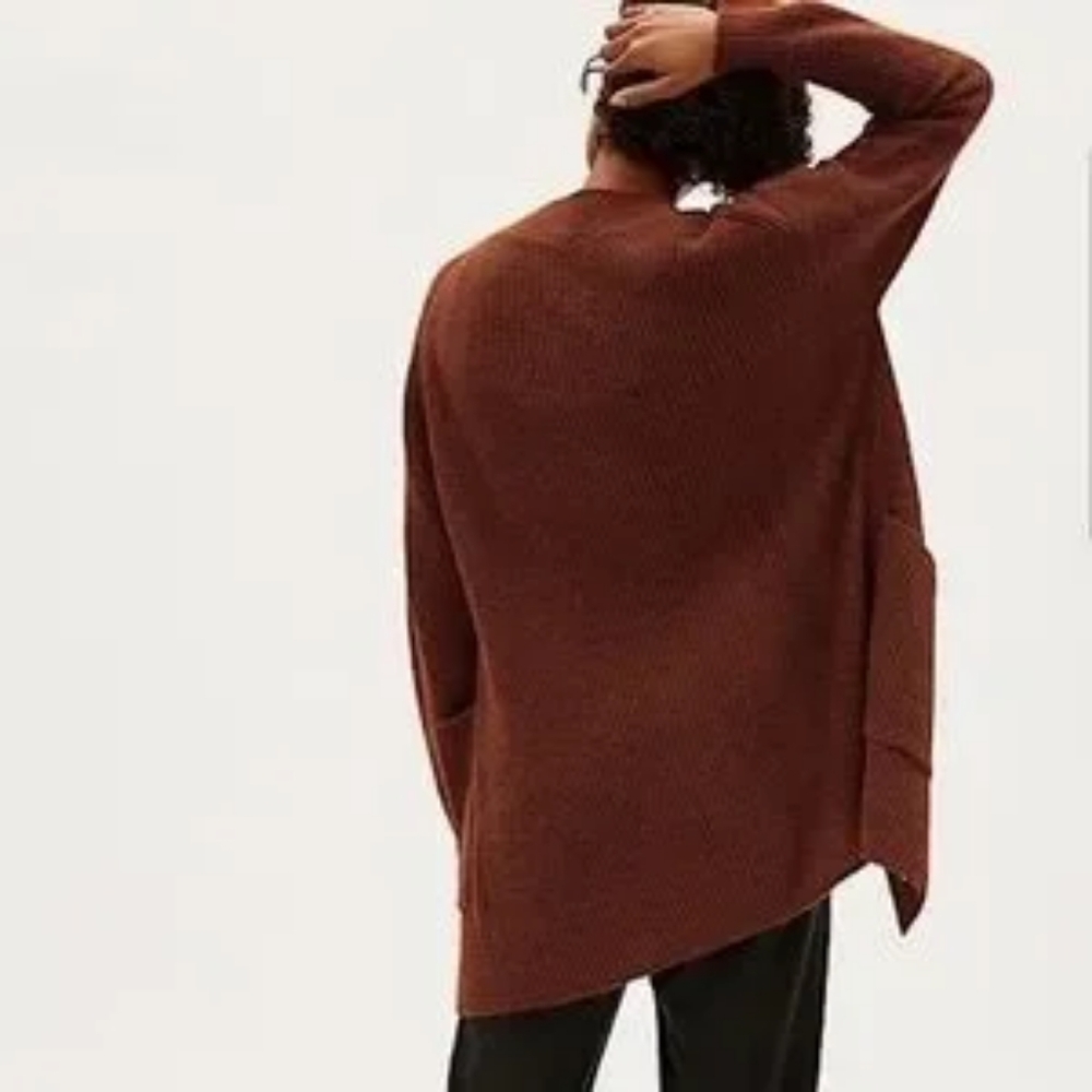 Everlane Alpaca Cocoon Cardigan in Rosewood - Picture 3 of 7